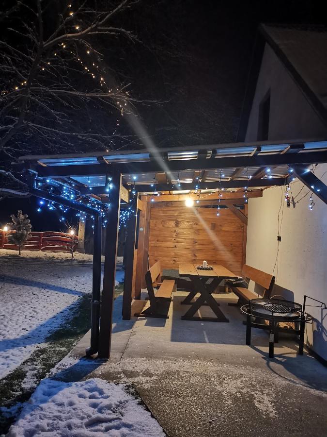 Agrochalupki Apartman Korczowa Kültér fotó
